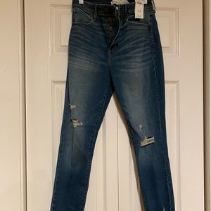 NWT Abercrombie Super skinny high rise ankle Size 28